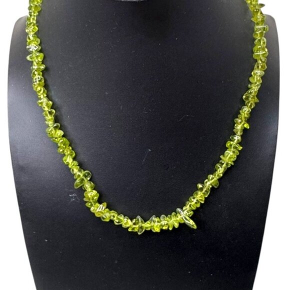 Vintage Peridot Chip Bead Necklace Green Gemstone With Brass Clasp 17" Long - Picture 1 of 8